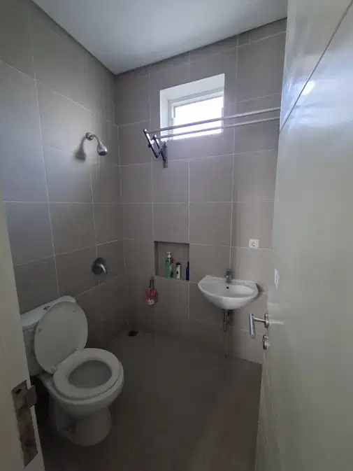 2-Story House with 2 Bedrooms and Compact Design