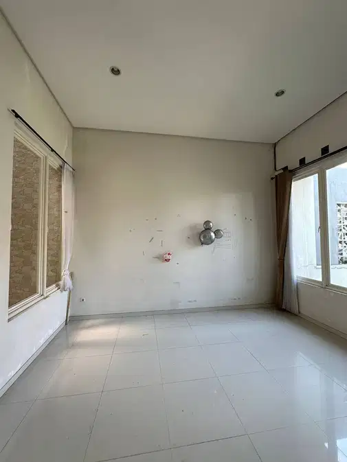 Ijen Nirwana Cluster Emerald House - Strategic Location, 2 Floors, 4 Bedrooms