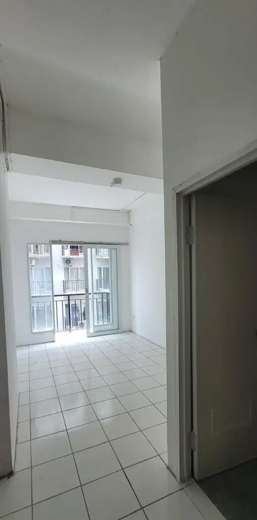 Empty Studio Apartment 22m²