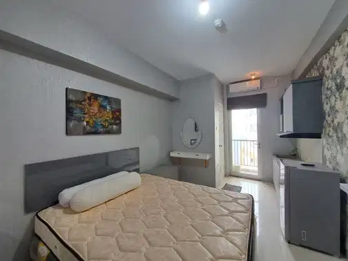 Affordable Studio Apartment at Gunawangsa Tidar with Pool View