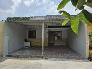 Yearly Rental House in Cluster with One Gate System near Abdul Wahab Sawangan Road, Depok