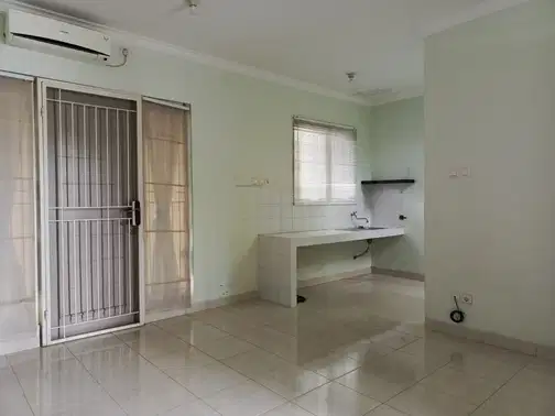 Easy Access Property with Multiple Amenities and Air Conditioning