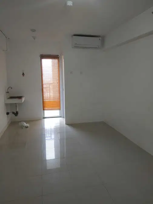 Studio Apartment on 9th Floor with Air Conditioning