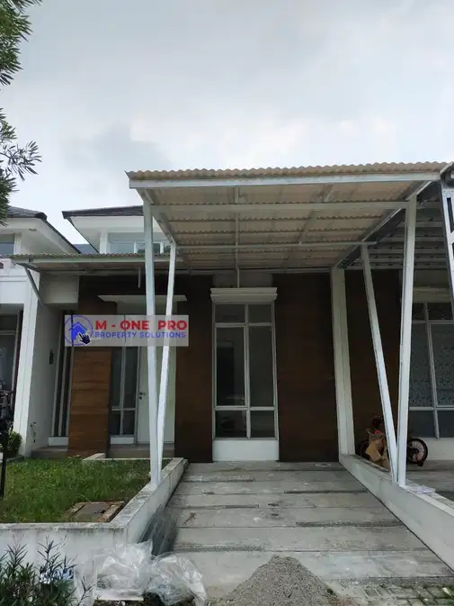 Flood-free property with 24-hour security and pool