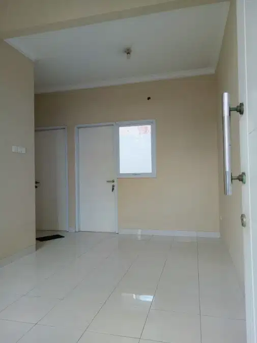 Comfortable Cluster Housing Near Toll Access and Shopping Center