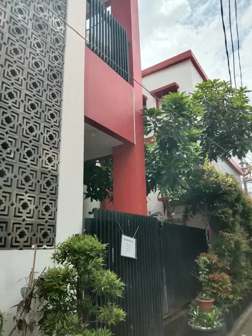 6-Unit Property with Shared Kitchen, Free Water and Trash