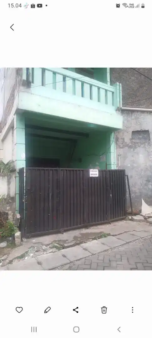 Сунан Гири маңындағы 2 қабатты үй, көлікпен қол жетімді