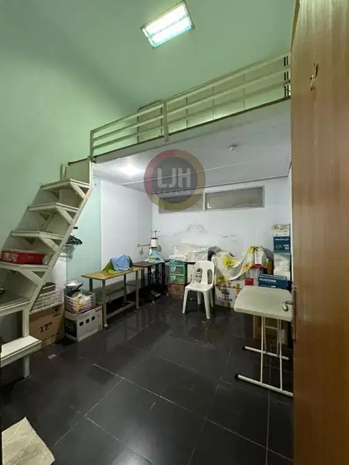 Strategic Location House with 24-Hour Security, Flood-Free Area