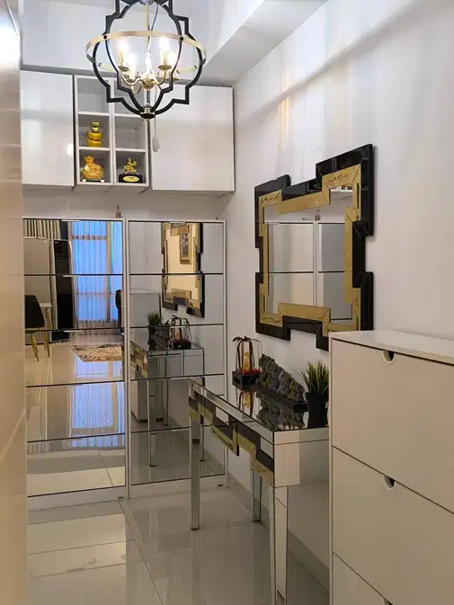 LARIZ MANSION - Private Lift Corner Apartment with City View