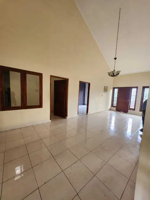 Tanjung Mas Raya-дағы Aneka Tambang-ға жақын 2 қабатты люкс үй