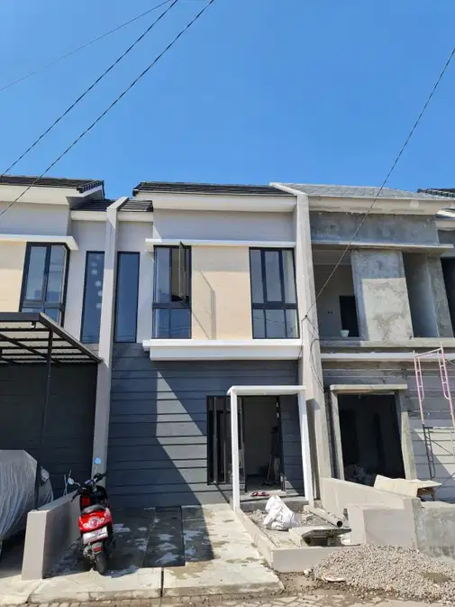 Modern Minimalist Townhouse Near Airport