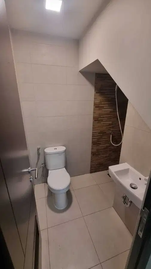 Fully Furnished 5-Bedroom House in Summarecon Bekasi