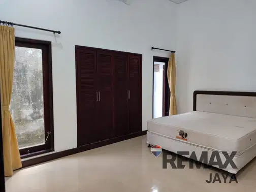 Villa in Seminyak with Minimalist and Traditional Design