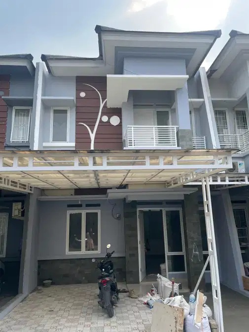 Pamulang Permai 2 - Просторный 2-этажный дом с несколькими комнатами