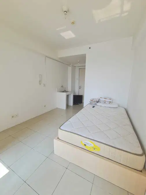 Studio Apartemen Greenbay Semi Furnished with Sea View