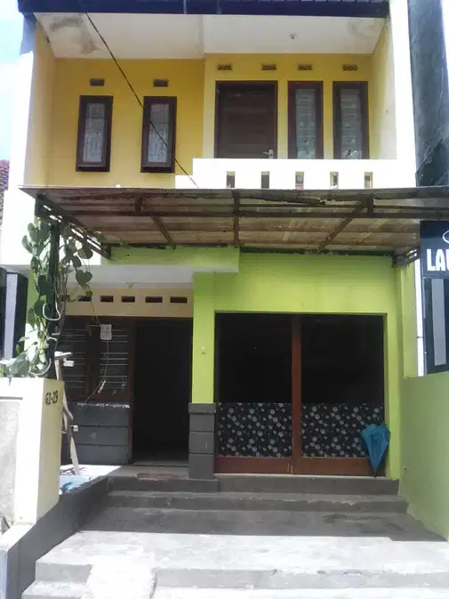 Comfortable Secure Housing in Quiet Compound near Cisarua Tourist Area