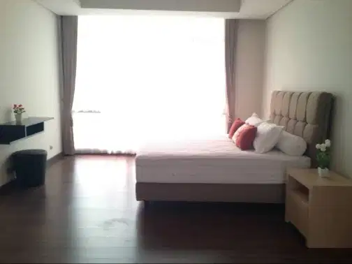 Luxurious Golf View Apartment with Private Lift and Full Furnishing