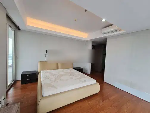 3 Bedroom Apartment at Royale Springhill Kemayoran with Golf View