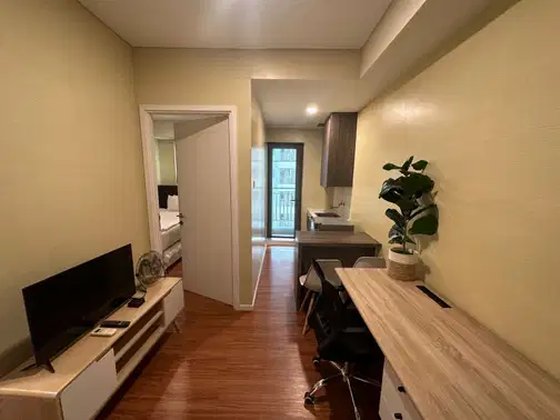 Parahyangan Residence Apartment - Pool View, 17th Floor, Fully Furnished