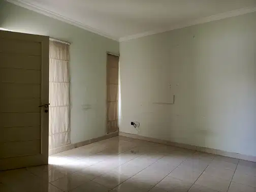 Easy Access Property with Multiple Amenities and Air Conditioning