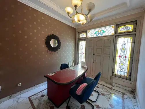 Spacious Victorian Villa with 6 Bedrooms