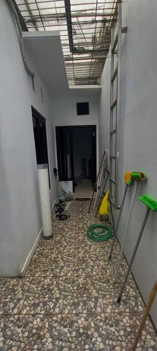 Semi-furnished 3BR House near Airport with AC