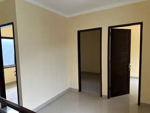 Cilangkap Residence 3 қабатты үй, кең және қауіпсіз