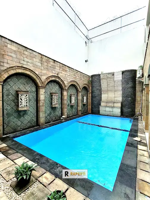 Luxurious 5-Bedroom Villa with Pool in Pondok Indah