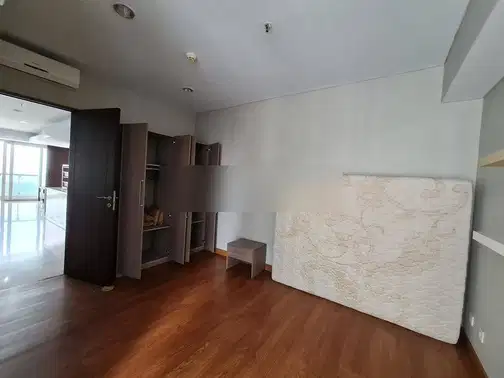 3 Bedroom Apartment at Royale Springhill Kemayoran with Golf View