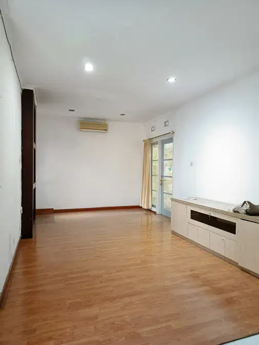 Spacious Private Complex Property in Gegerkalong