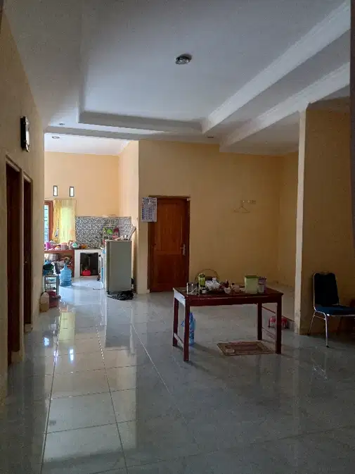 Spacious 3-Bedroom House with Double Carport Near UII
