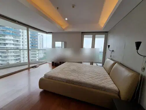 3 Bedroom Apartment at Royale Springhill Kemayoran with Golf View