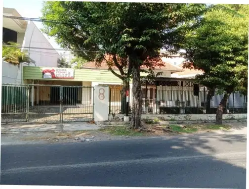 Large Commercial House with 6 Bedrooms in City Center