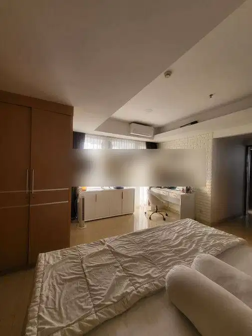 Royale Springhill 3 BR Apartment in Kemayoran with Multiple Facilities
