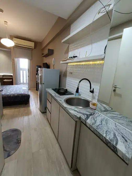 Modern Studio Near Airport with Mall Access