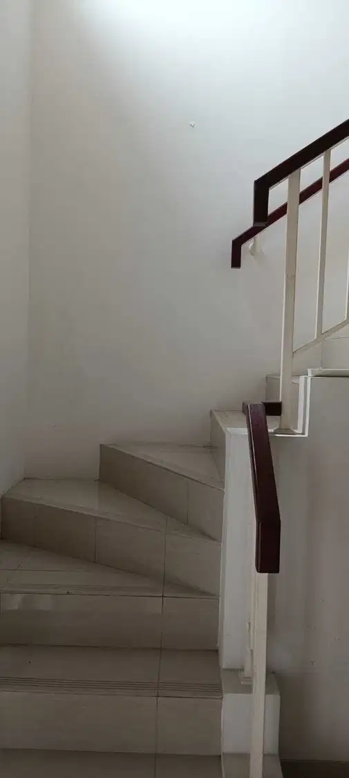 Unfurnished Multi-Level Property with Basic Interior