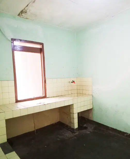 Main Road Property, Strategic Location Near PVJ Mall