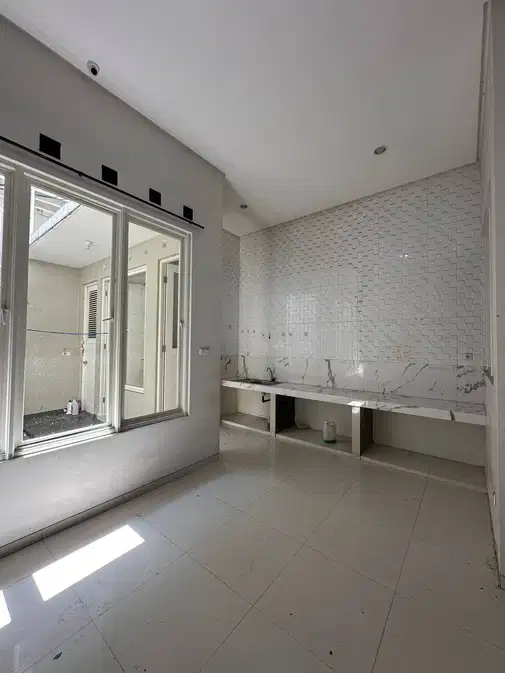 Ijen Nirwana Cluster Emerald House - Strategic Location, 2 Floors, 4 Bedrooms