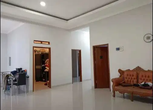 Large 4-Bedroom House Near Citra Raya Amenities