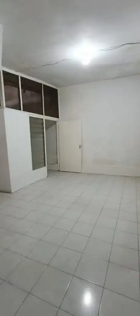 Rumah Kupang Jaya - Просторный дом в аренду рядом с Дармо