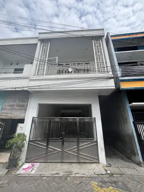 2-Story House Near Bronggalan, 3 Bedrooms, 4 Bathrooms