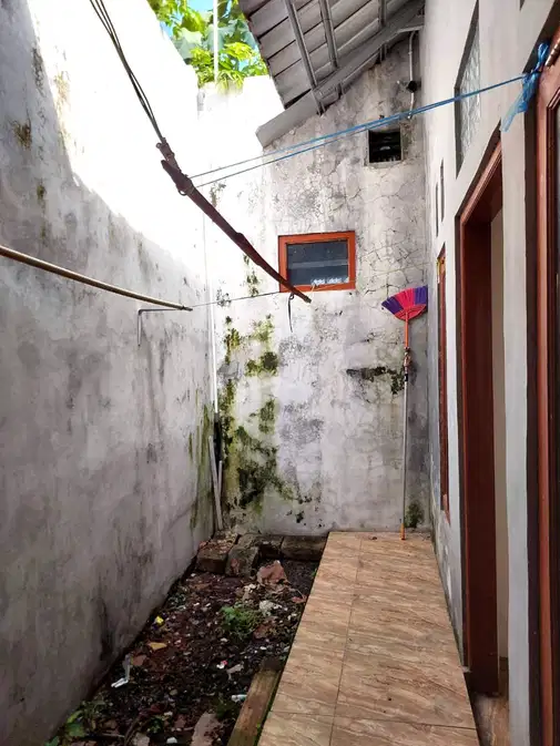 Jalan Wates, Sonopakis Lor маңындағы 3 жұмақты үй
