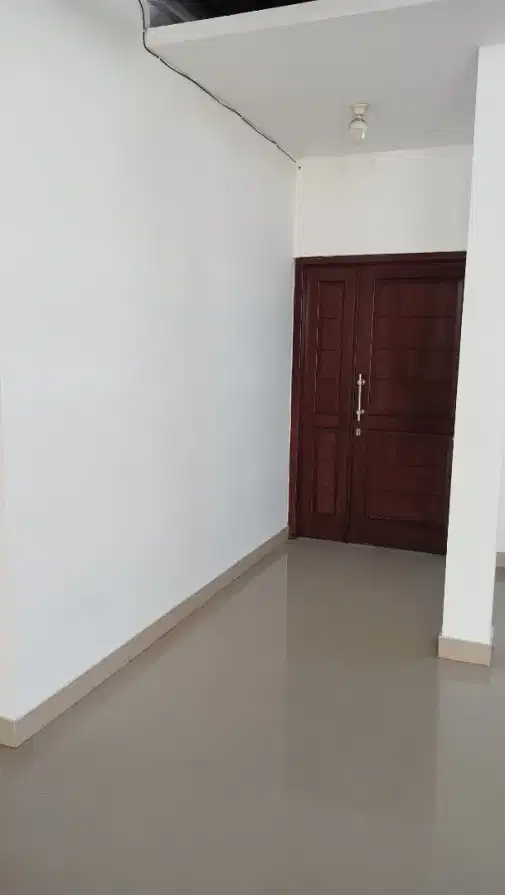 Көптеген ыңғайлылықтары бар жаңа 2 бөлмелі үй