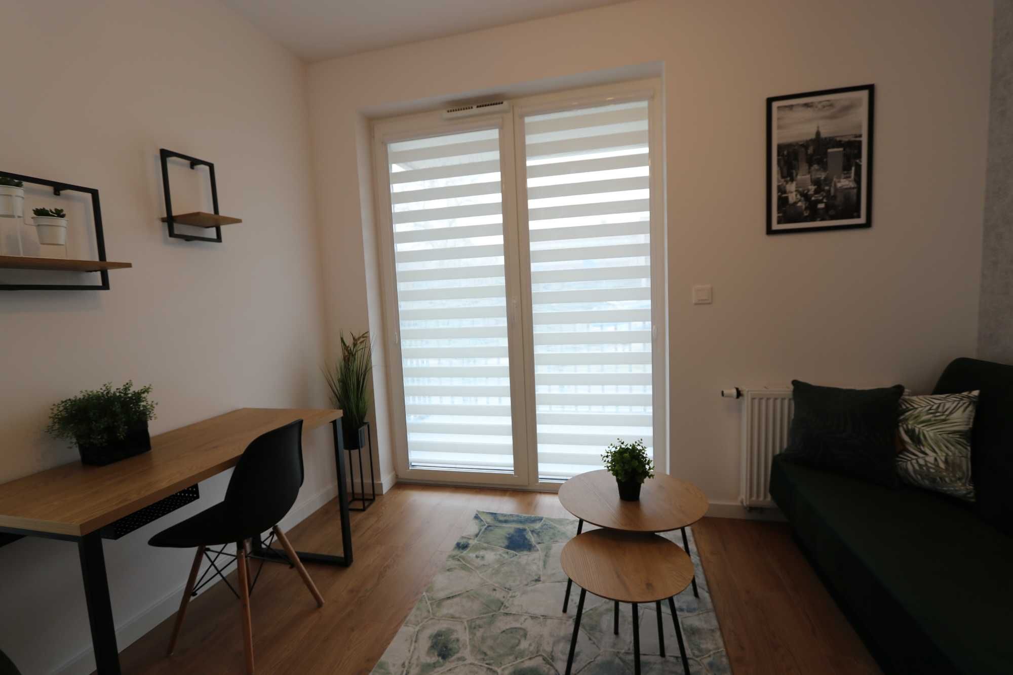 Spacious 3-Room Apartment Near City Center and Park Lotników
