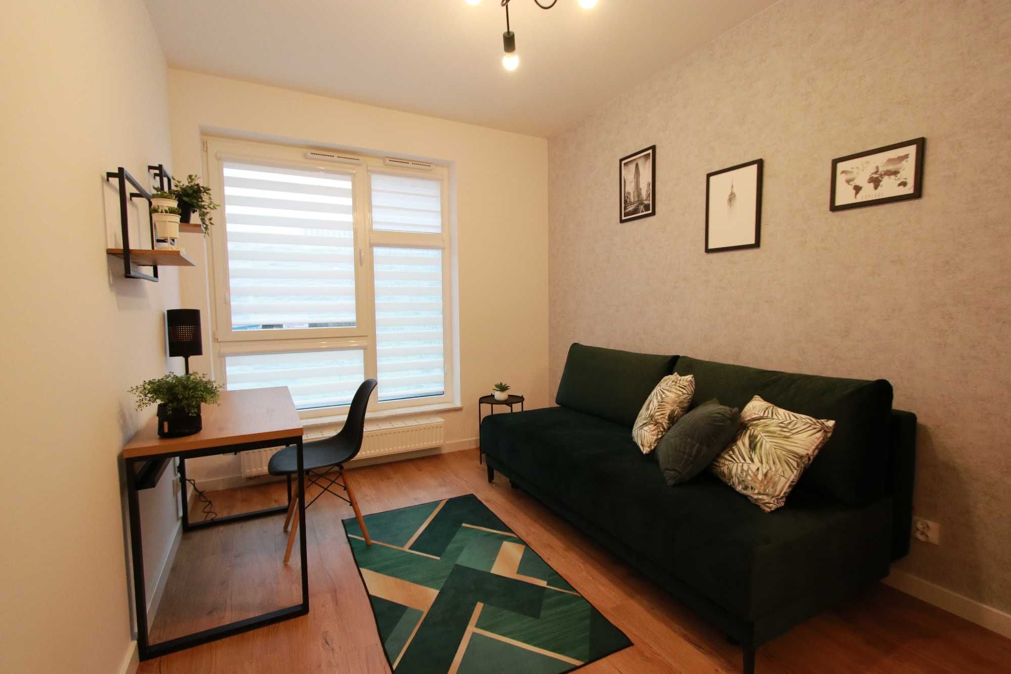Spacious 3-Room Apartment Near City Center and Park Lotników