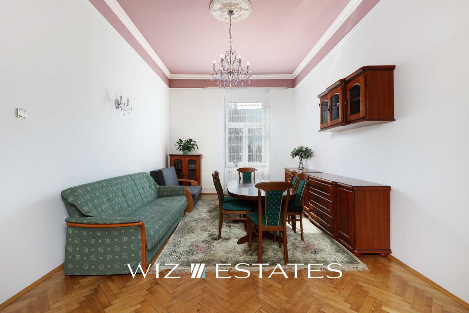 Cozy 2-Room Apartment in Old Town Center with Separate Kitchen