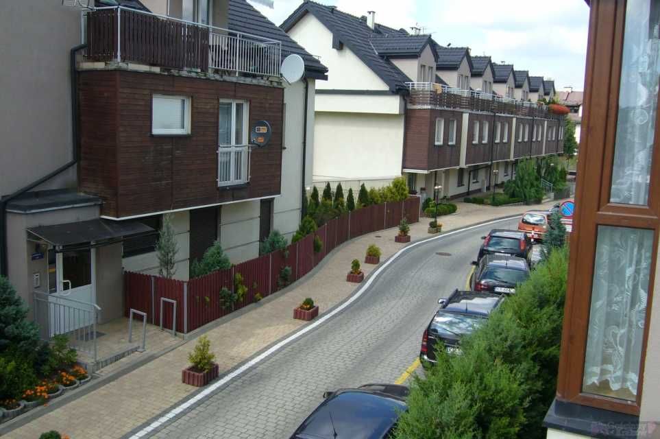 Two-Room Apartment in Chełmońskiego, Kraków with Garage Parking
