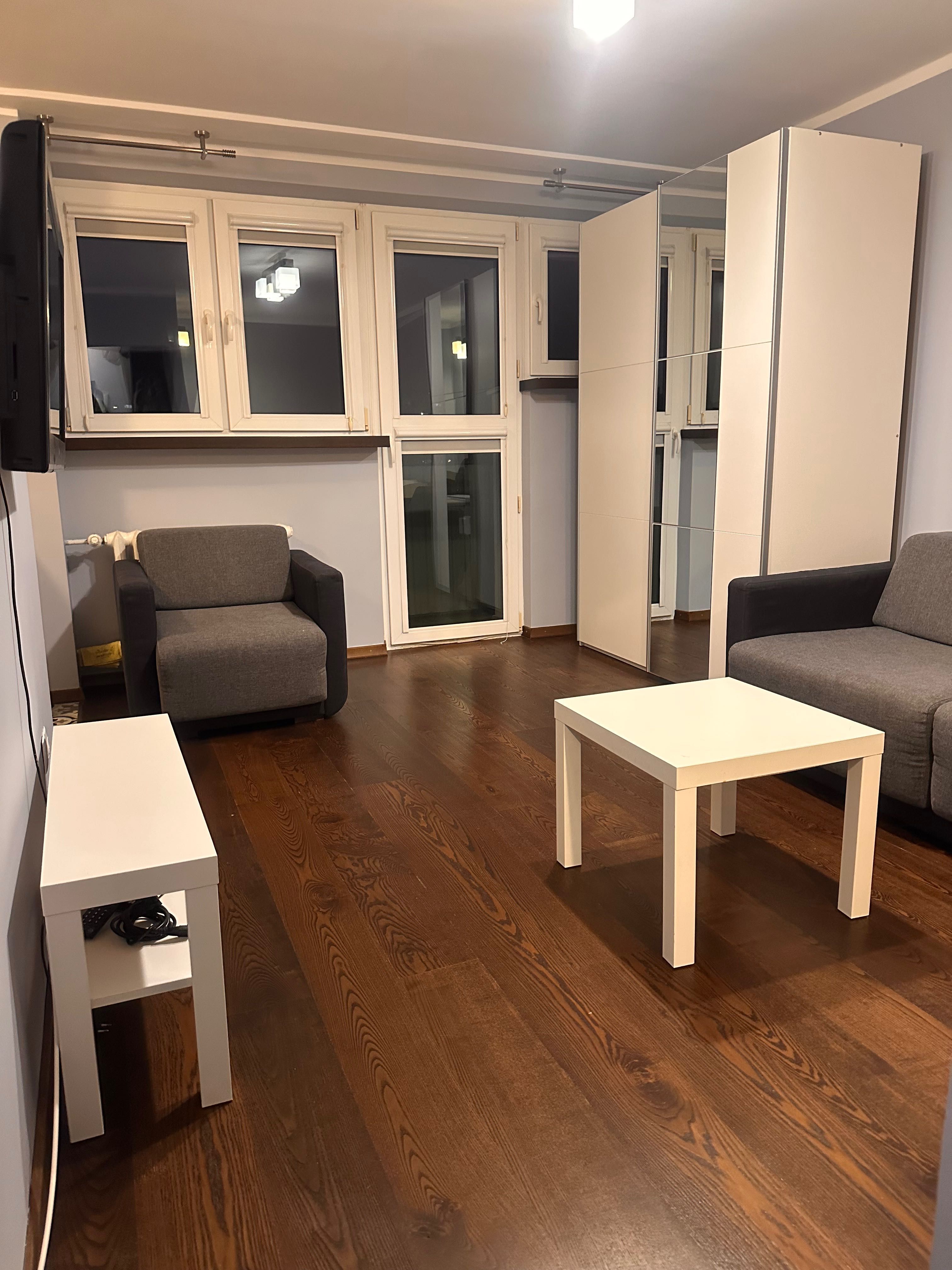 Modern Studio Near Metro with Designer Kitchen