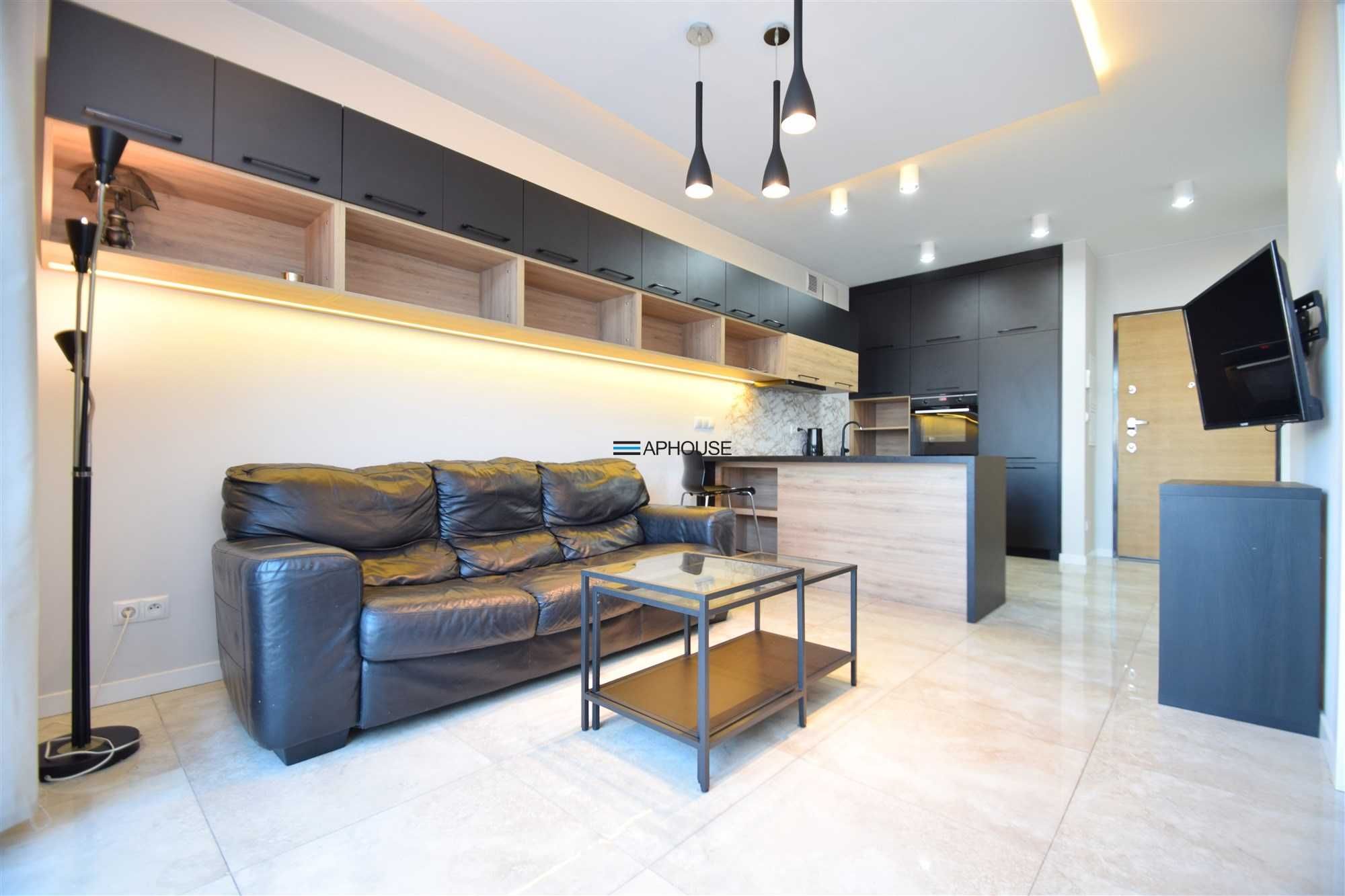 2-Bedroom Apartment with Large Balcony in Stare Podgórze, Krakow