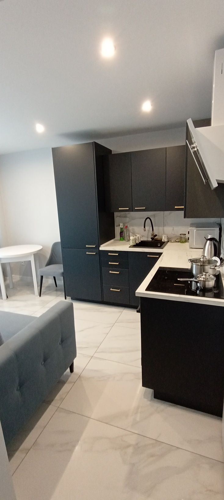 Modern Studio Near University and Shopping Centers